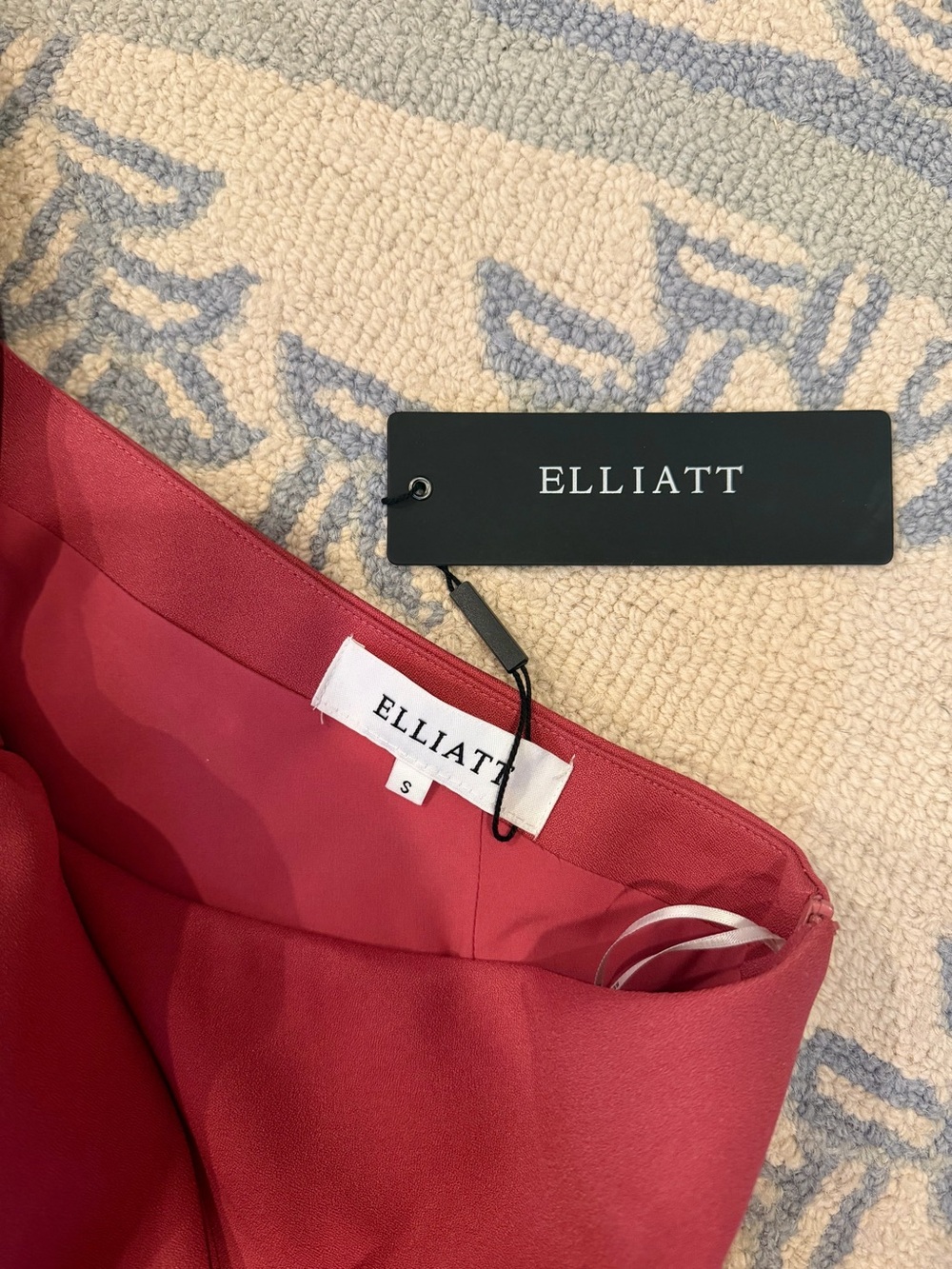 Elliatt Liesel Dress in Berry, Small, NWT - Picture 5 of 8